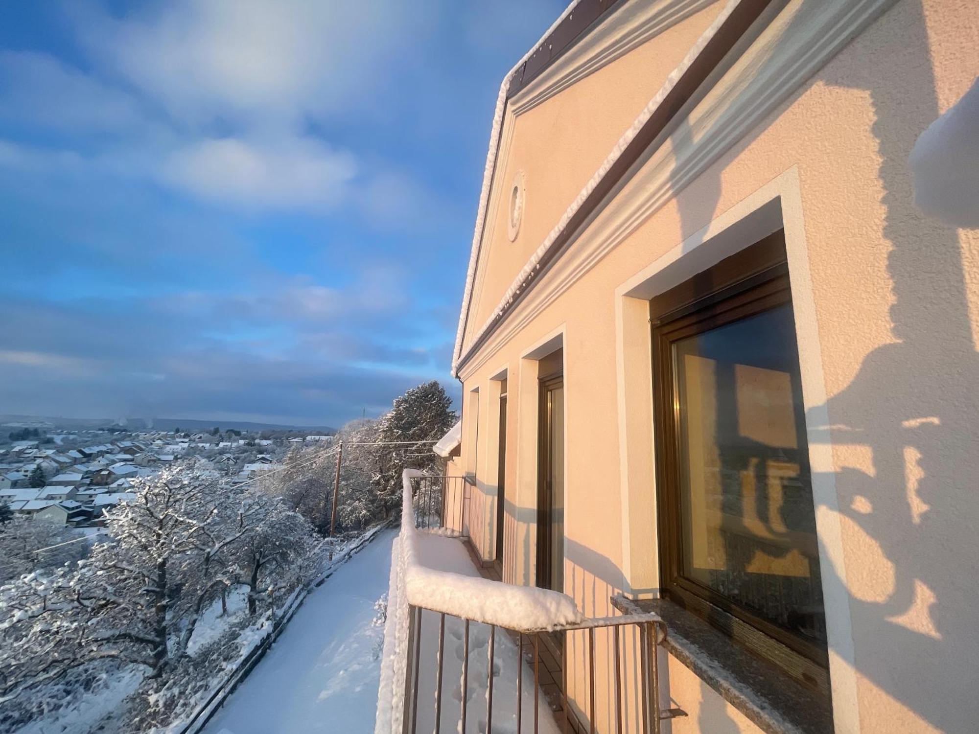 Villa Ueberblick Nalbach ภายนอก รูปภาพ